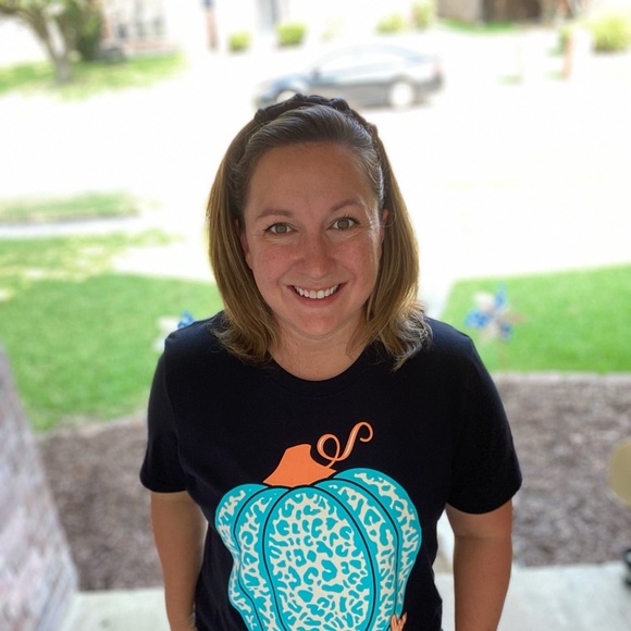 Meet your Posher, Meredith - Picture 2 of 7